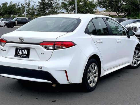 Used 2022 Toyota Corolla LE image 11
