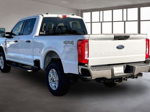 Used 2025 Ford F250 XLT image 4