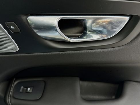 Used 2022 Volvo XC60 B5 Inscription w/ Advanced Package image 30