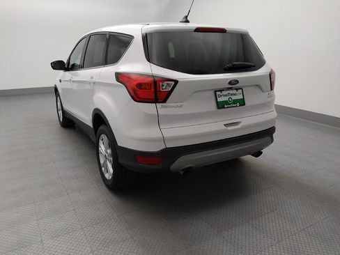 Used 2019 Ford Escape SE FWD image 6