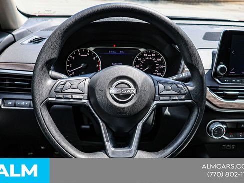 Used 2025 Nissan Altima 2.5 SV FWD image 24