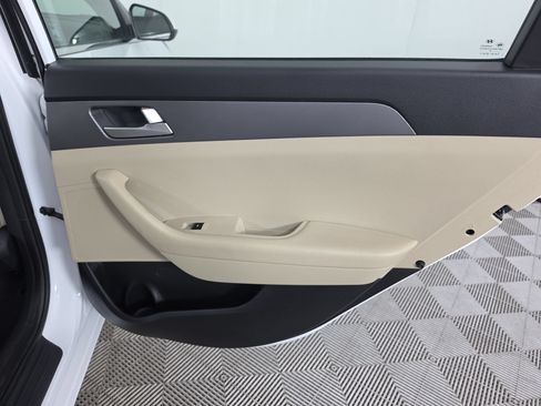 Used 2016 Hyundai Sonata SE FWD image 42