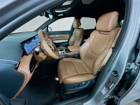 Certified 2026 Genesis GV70 2.5T Advanced image 21