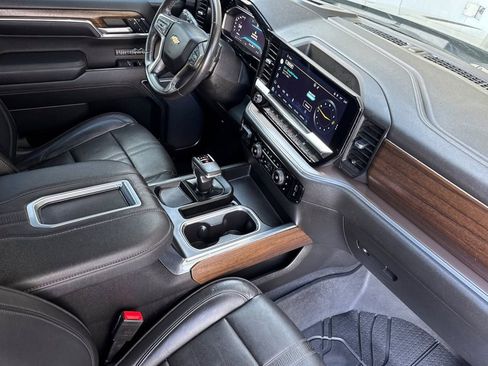 Used 2022 Chevrolet Silverado 1500 High Country image 15