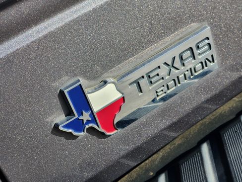 Used 2013 Ford F150 XLT w/ Luxury Equipment Group image 12