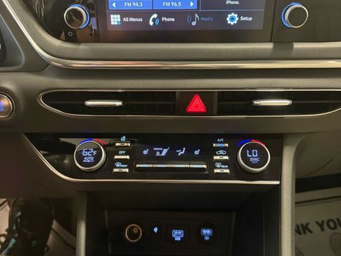 Used 2020 Hyundai Sonata SEL w/ Premium + Sunroof Package FWD image 36
