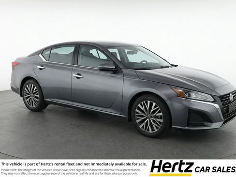 Used 2025 Nissan Altima 2.5 SV FWD image 1