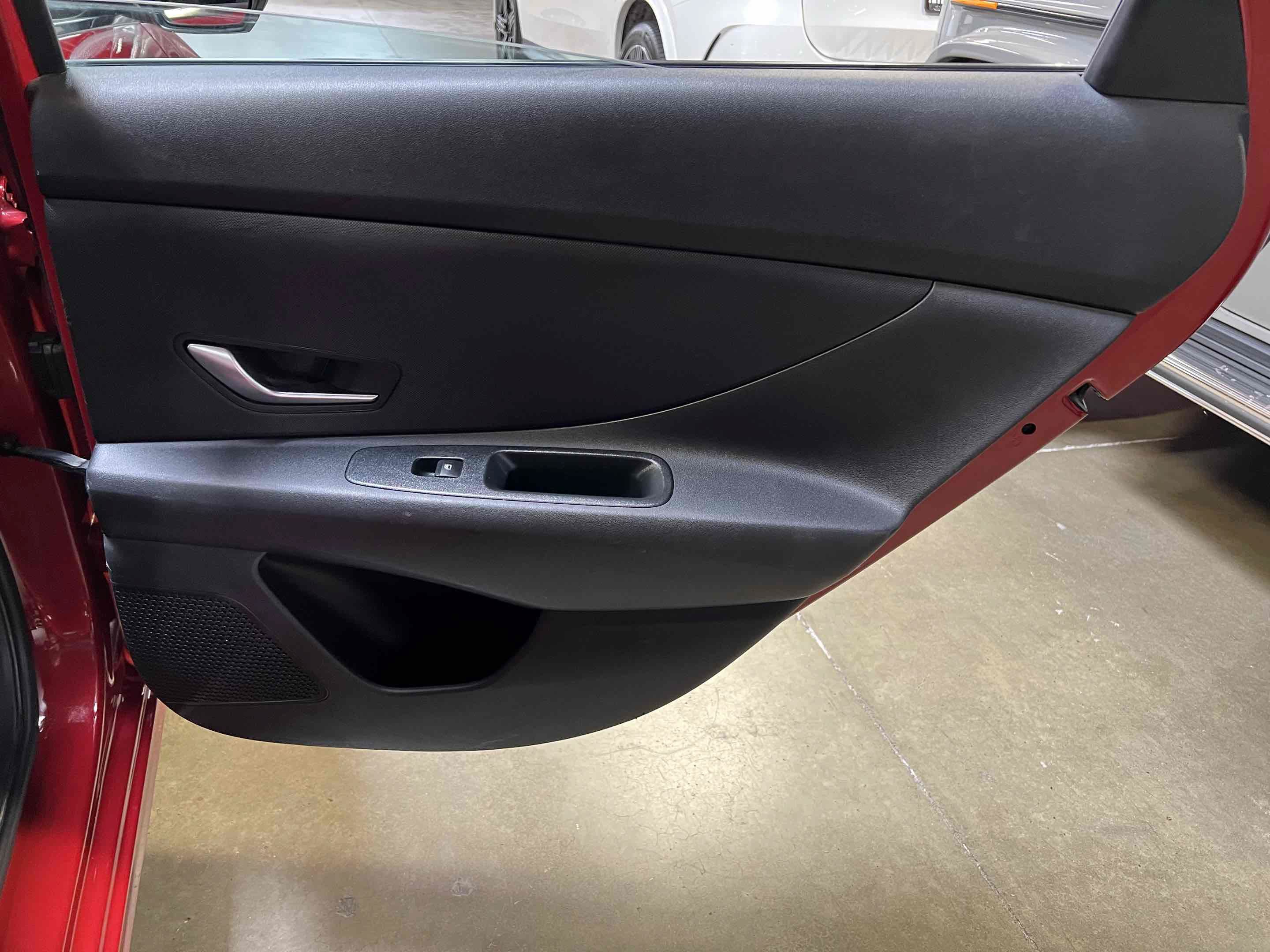 Used 2023 Hyundai Elantra Limited FWD image 55