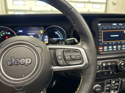 Used 2022 Jeep Wrangler Unlimited Sahara image 19