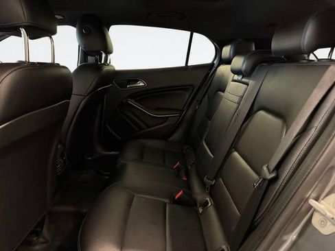 Used 2018 Mercedes-Benz GLA 250 4MATIC w/ Premium Package image 12