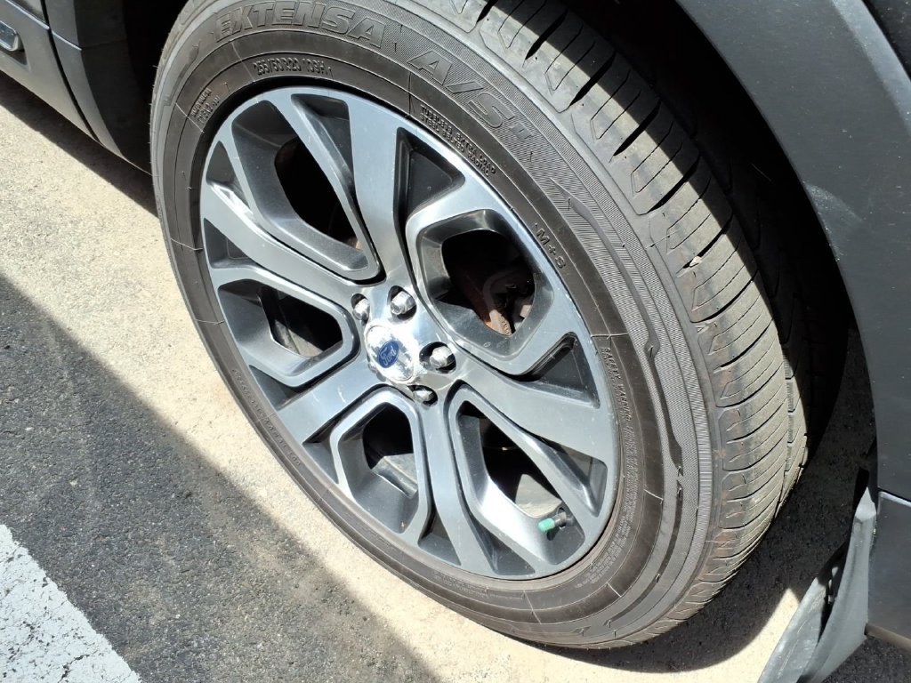 Used 2019 Ford Explorer Limited w/ Limited Luxury Package AWD/4WD image 5