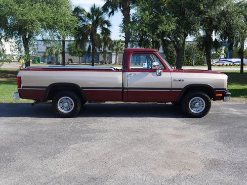 Used 1992 Dodge D/W Truck 150 RWD image 22