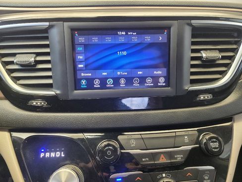 Used 2021 Chrysler Voyager Lxi FWD image 25