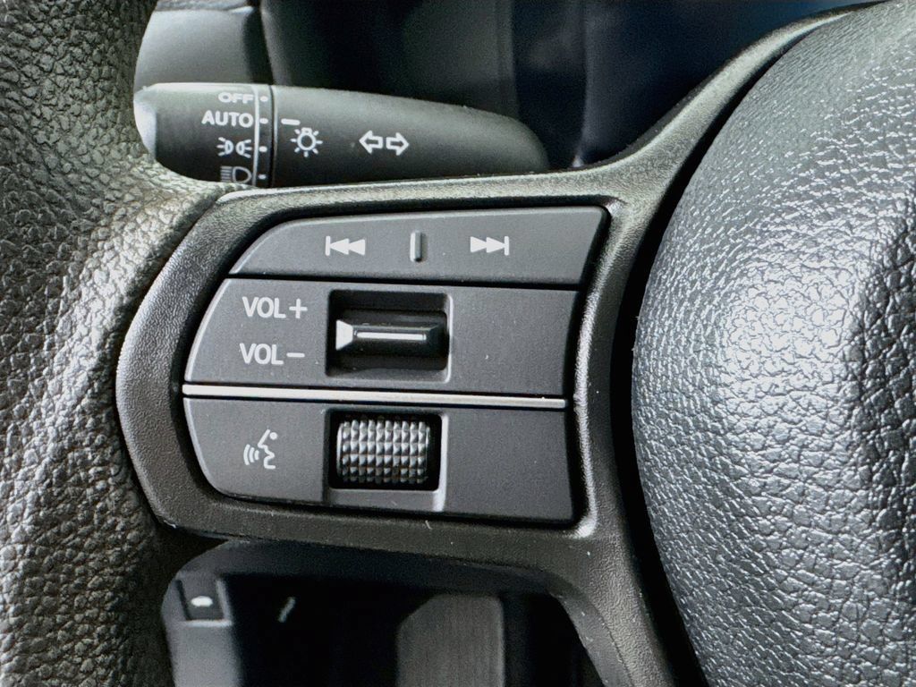 Used 2025 Honda Accord SE image 12
