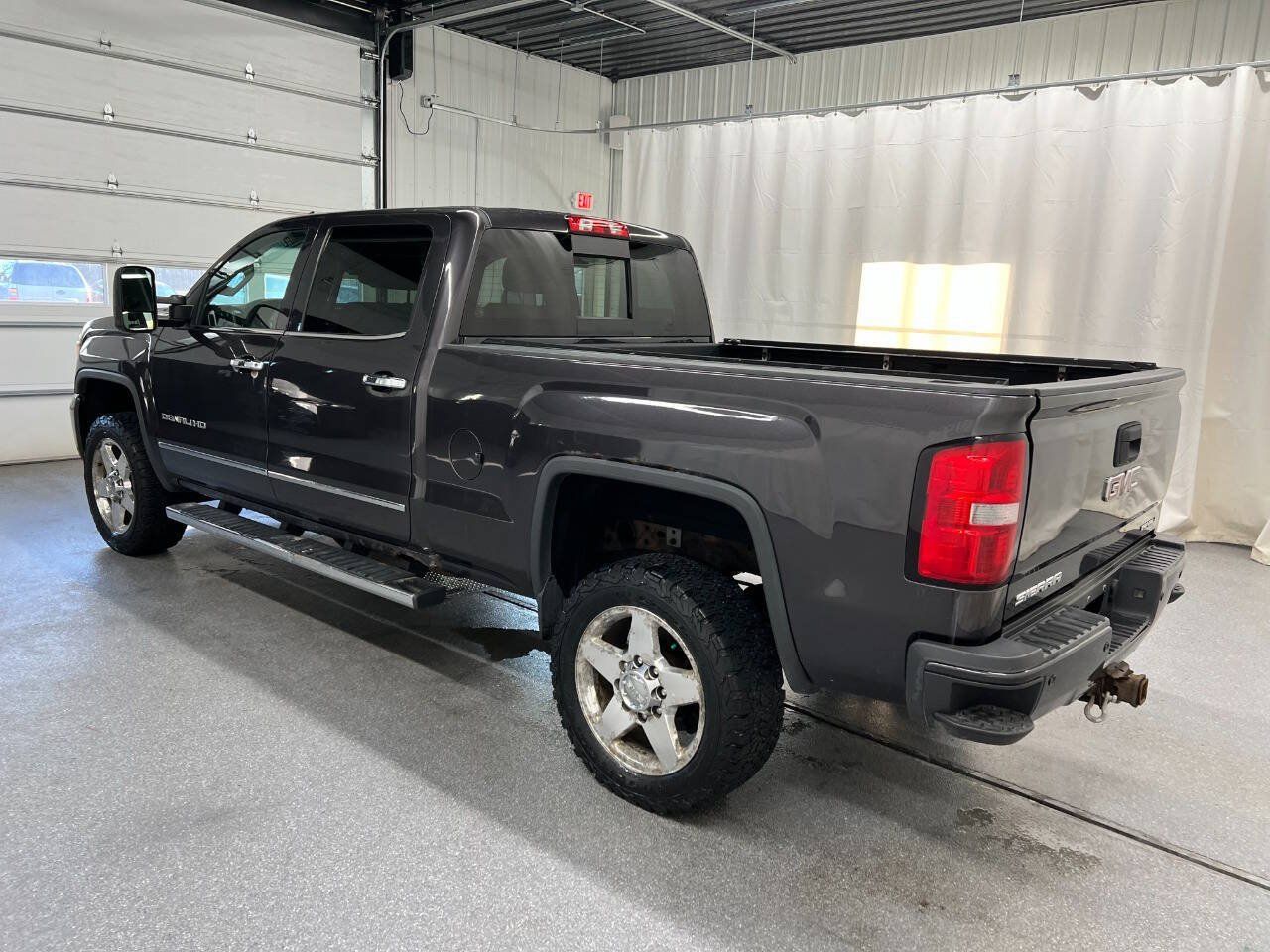 Used 2015 GMC Sierra 2500 Denali w/ Duramax Plus Package AWD/4WD image 6
