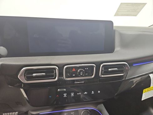 New 2026 Nissan Sentra SR FWD image 18