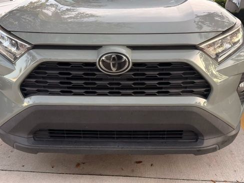 Used 2021 Toyota RAV4 XLE FWD image 9