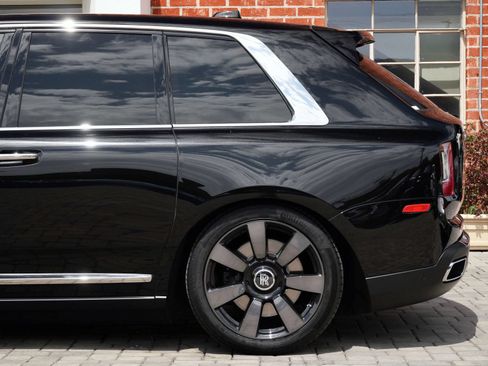 Used 2021 Rolls-Royce Cullinan AWD/4WD image 23
