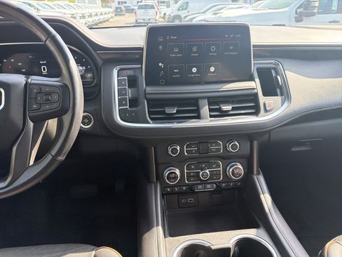 Used 2022 GMC Yukon XL AT4 AWD/4WD image 17