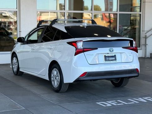 Certified 2021 Toyota Prius L Eco image 9