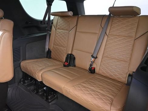 Used 2023 Cadillac Escalade ESV Sport AWD/4WD image 15