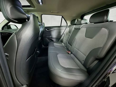 Used 2024 Kia Niro EX Touring image 14