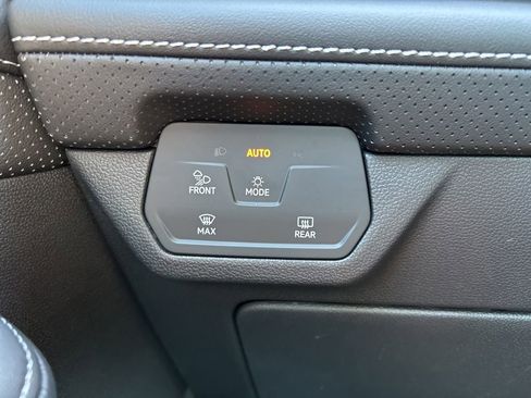 New 2026 Volkswagen Atlas Cross Sport SEL Premium R-Line image 31