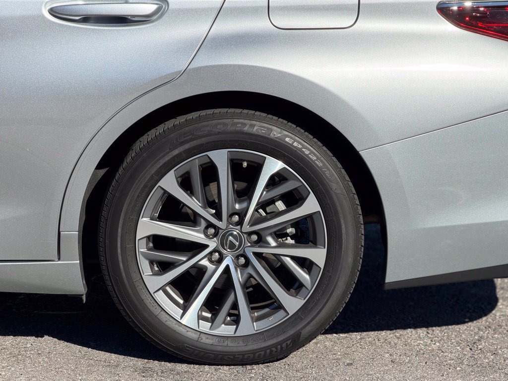 Used 2025 Lexus ES 350 FWD image 3