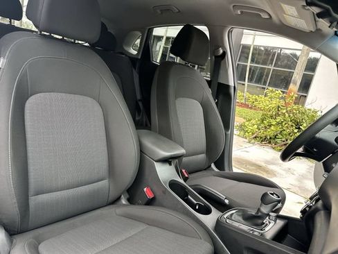 Used 2022 Hyundai Kona SEL image 28