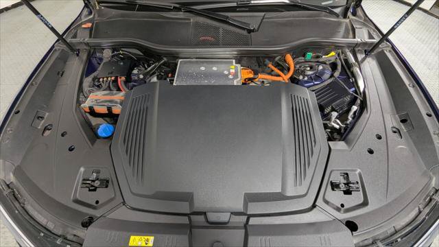 Used 2022 Audi e-tron Premium AWD/4WD image 30