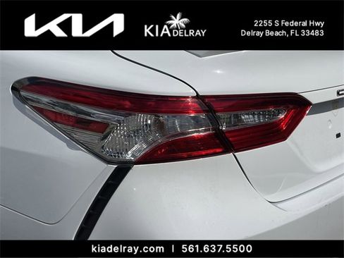 Used 2020 Toyota Camry SE w/ Convenience Package image 7