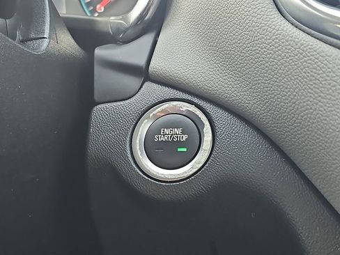 Used 2020 Chevrolet Equinox LS image 17