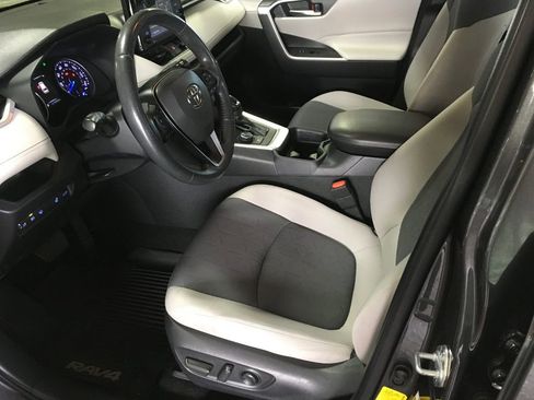 Used 2020 Toyota RAV4 XLE w/ Convenience Package AWD/4WD image 22