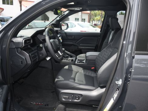 New 2026 Toyota 4Runner TRD Off-Road Premium AWD/4WD image 3