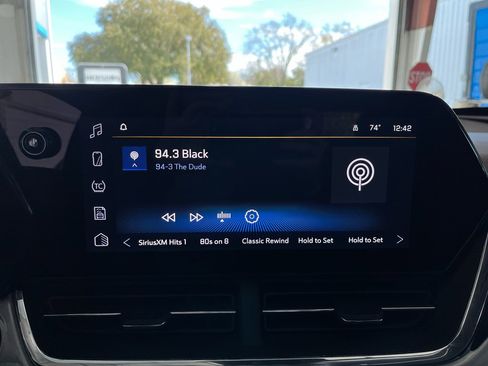 New 2026 Chevrolet Trax LT w/ Sunroof Package FWD image 20