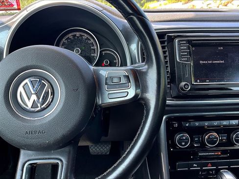 Used 2019 Volkswagen Beetle 2.0T SE image 16
