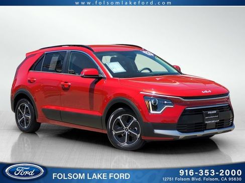 Used 2025 Kia Niro EX FWD image 1
