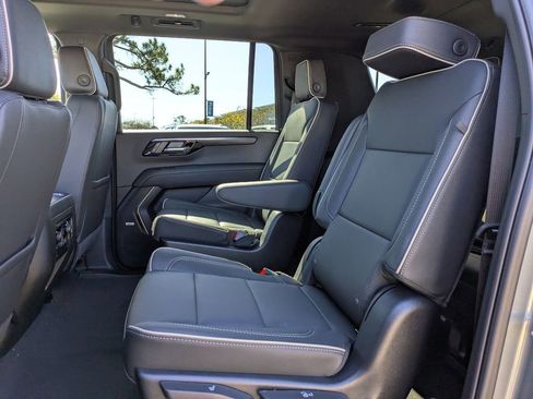 New 2026 Chevrolet Suburban Premier image 15