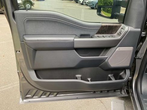 Used 2025 Ford F250 Lariat w/ Lariat Ultimate Package AWD/4WD image 12