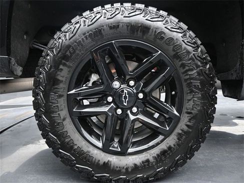 Used 2025 Chevrolet Silverado 1500 Custom Trail Boss image 40