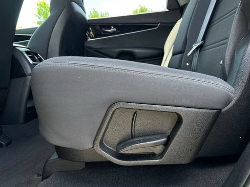 Used 2017 Kia Sorento L FWD image 38
