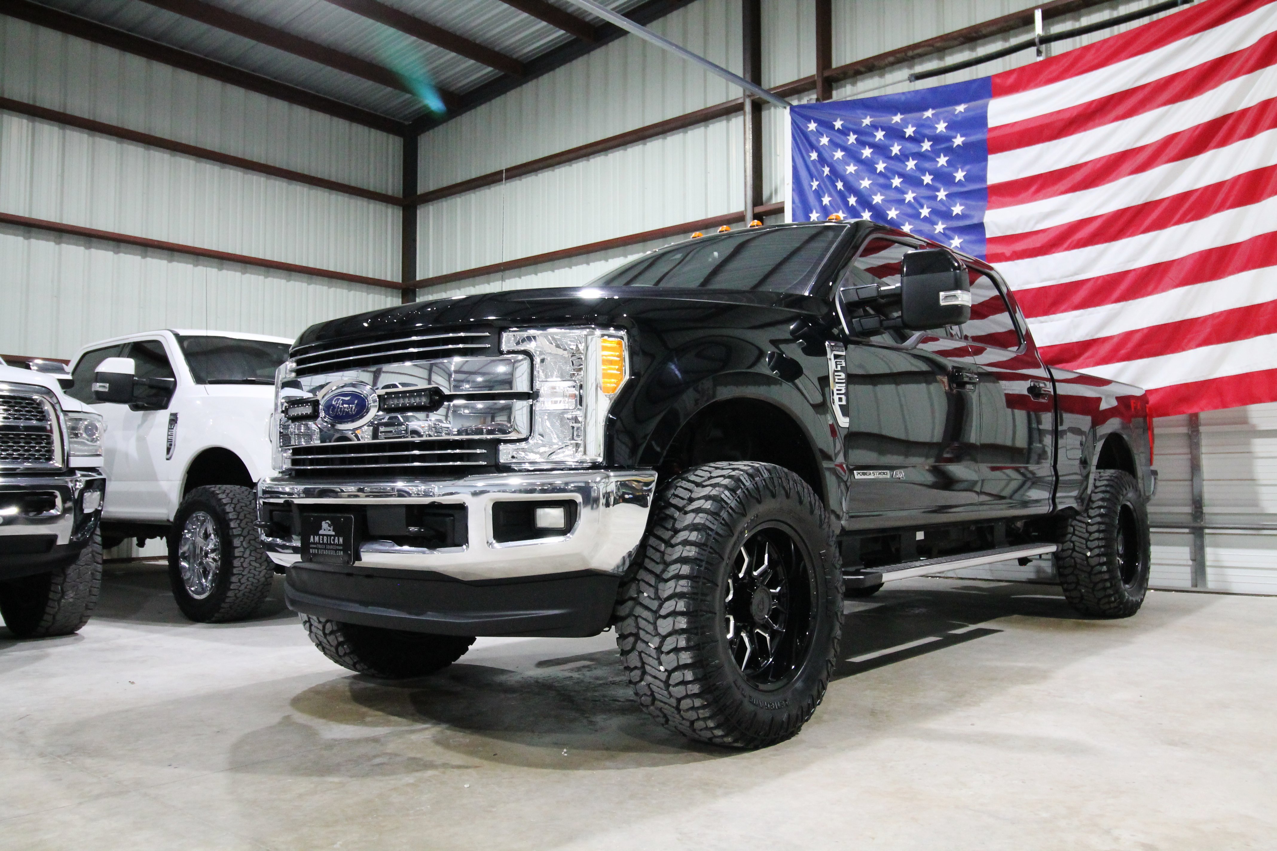 Used 2017 Ford F250 Lariat w/ Lariat Ultimate Package AWD/4WD image 3