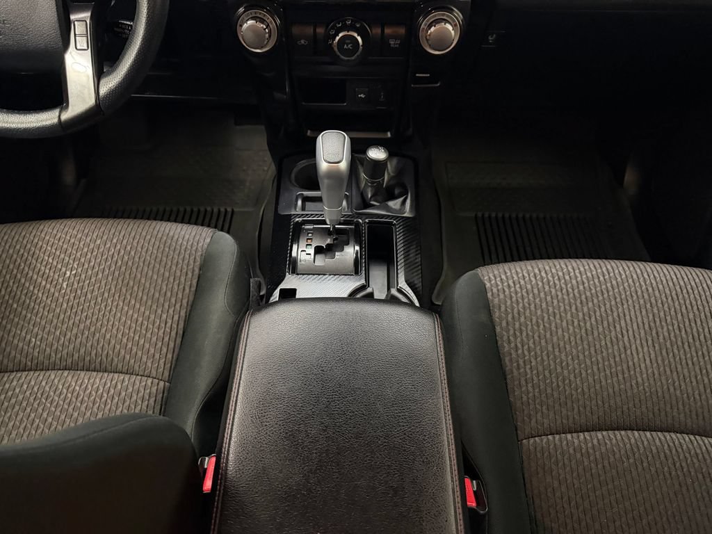 Used 2021 Toyota 4Runner TRD Off-Road AWD/4WD image 17