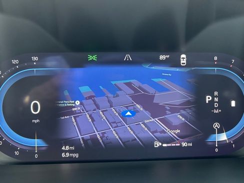 Certified 2025 Volvo XC40 B5 Plus image 36