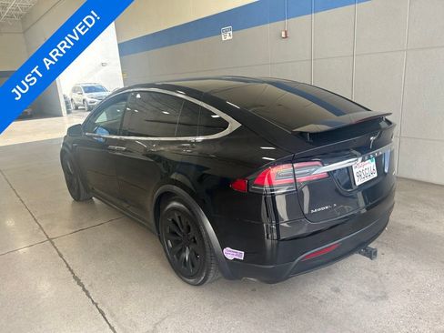 Used 2018 Tesla Model X 75D AWD/4WD image 4