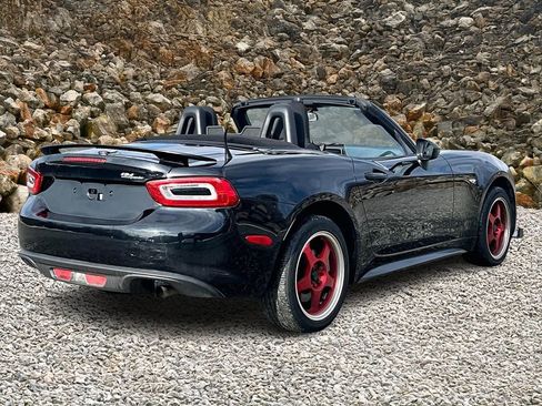 Used 2018 FIAT 124 Spider Classica image 2