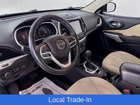 Used 2017 Jeep Cherokee Latitude w/ Comfort/Convenience Group image 12