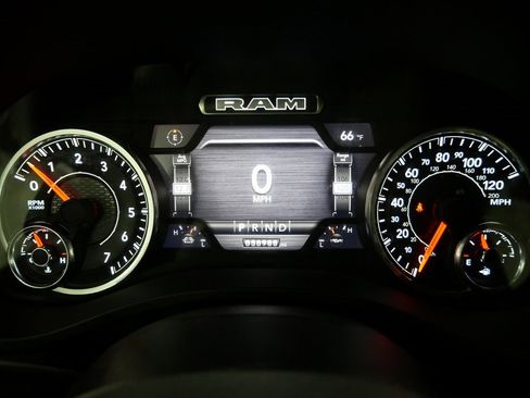 Used 2024 RAM 1500 Laramie image 13