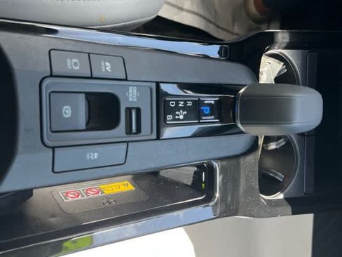 Used 2024 Toyota Prius XLE FWD image 30
