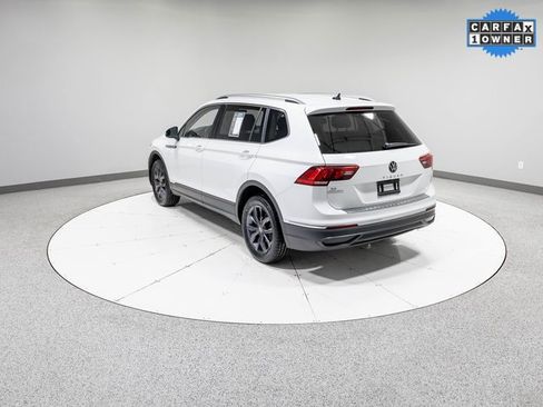Used 2022 Volkswagen Tiguan SE image 32